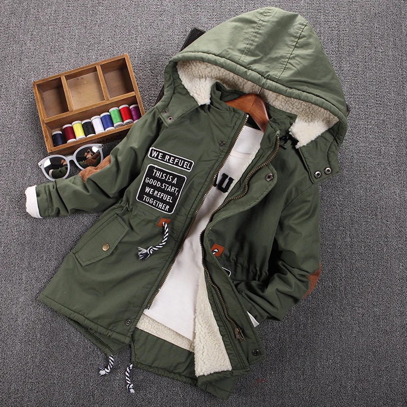 

Children's wear boy's cotton autumn and winter clothing 2017 new children's long, thick and velvet jackets winter coat