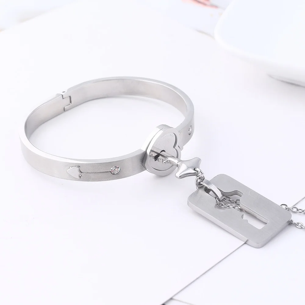 A Set Stainless Steel Cupid Love Heart Lock Key Couple Bracelet Her King&His Queen Bracelets Bangles Women Men Choker Jewelry A Set Stainless Steel Cupid Love Heart Lock Key Couple Bracelet Her King&His Queen Bracelets Bangles Women Men Choker Jewelry