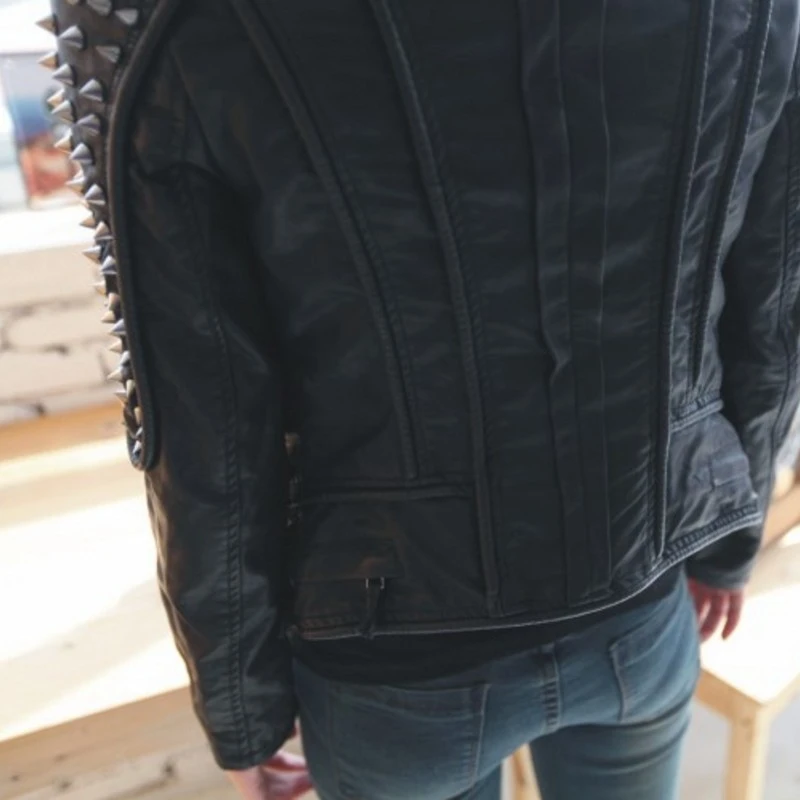 Casaco Feminino кожаная куртка с шипами приталенная Серебряная куртка металлик с заклепками пальто высшего качества женские Мотоциклетные Куртки