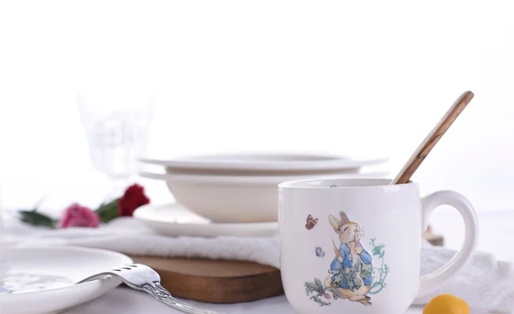 Милый 3D рельеф Британия Питер посуда с кроликами для детей тарелка для супа чаша кружка 3 шт. набор посуды детские столовые приборы столовая посуда подарочная коробка