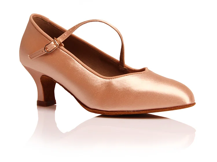 20161103_103000_017Ballroom Latin Dance shoes Soft Bottom girl Sports Shoes Modern Jazz shoe for Women for satin Feel fine BD138 Hot