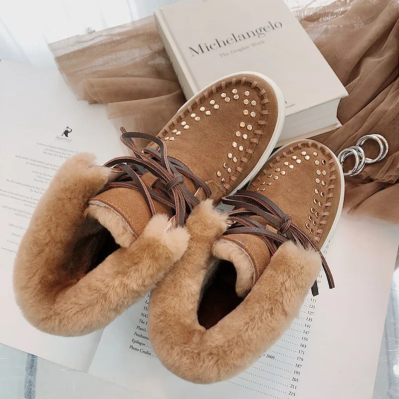 Mcacchi/обувь на платформе из натуральной замши со шнуровкой и заклепками; зимняя женская обувь на шнуровке; новейшая модель; женские ботильоны из овечьей шерсти