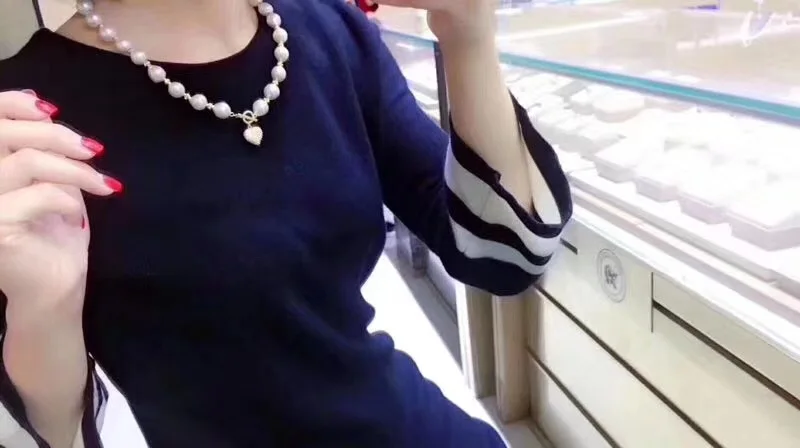 

Natural White Freshwater Cultured Pearls Near Round Necklace Pendants For Women Gold Heart Pendant 45CM Choker Necklaces