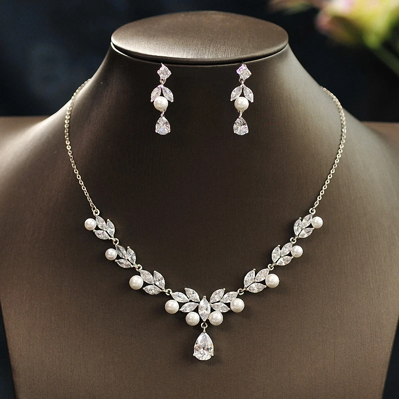 

Leaf-Shape Bridal Wedding Accessories Cubic Zirconia Celebrity Style Crystal Choker Necklace Earring Charm Bridal Jewelry Sets