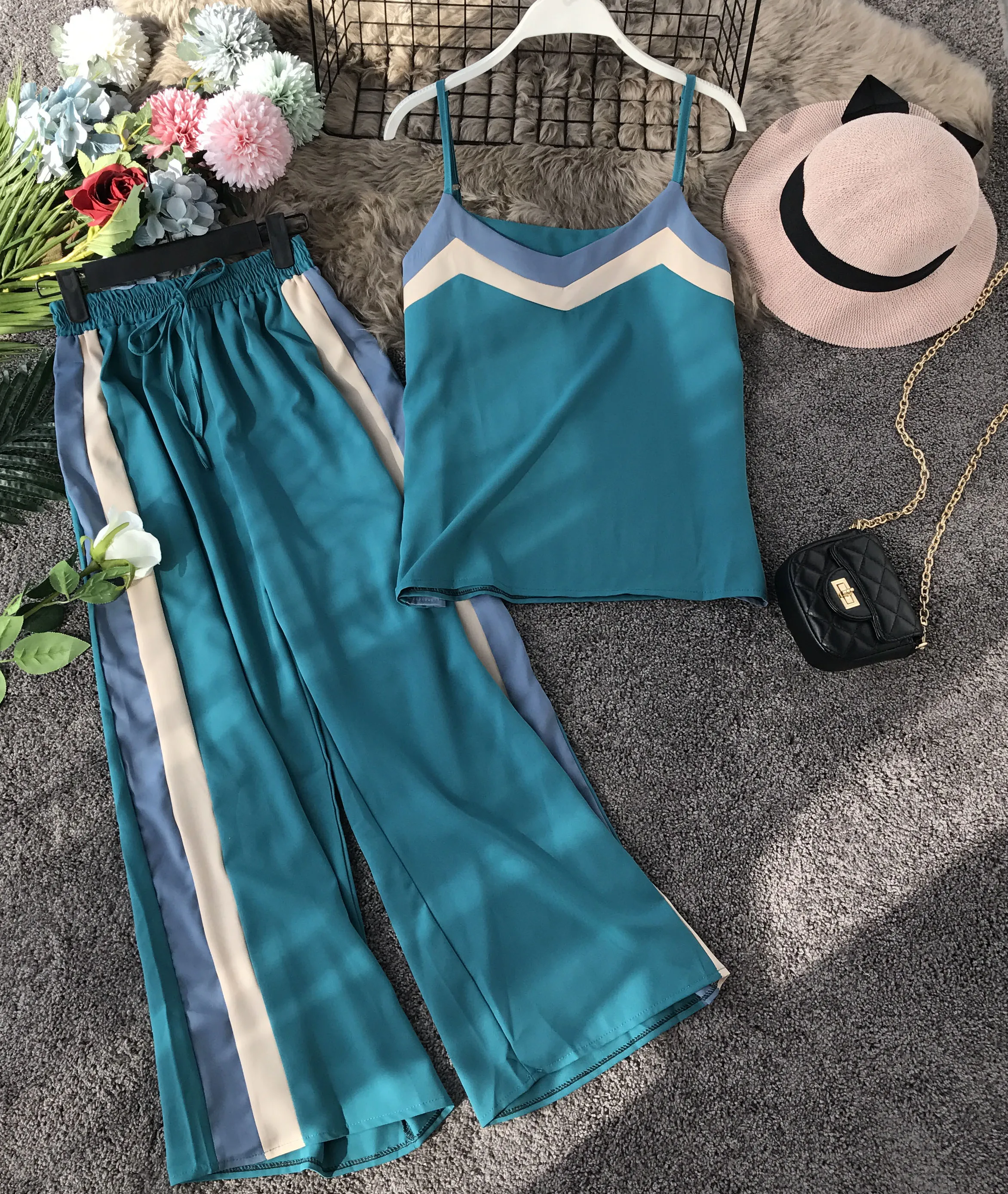

2019 New Women Striped Two Piece Set Summer Pullover Bohemian V-neck Lady Top and Wide Leg Pants