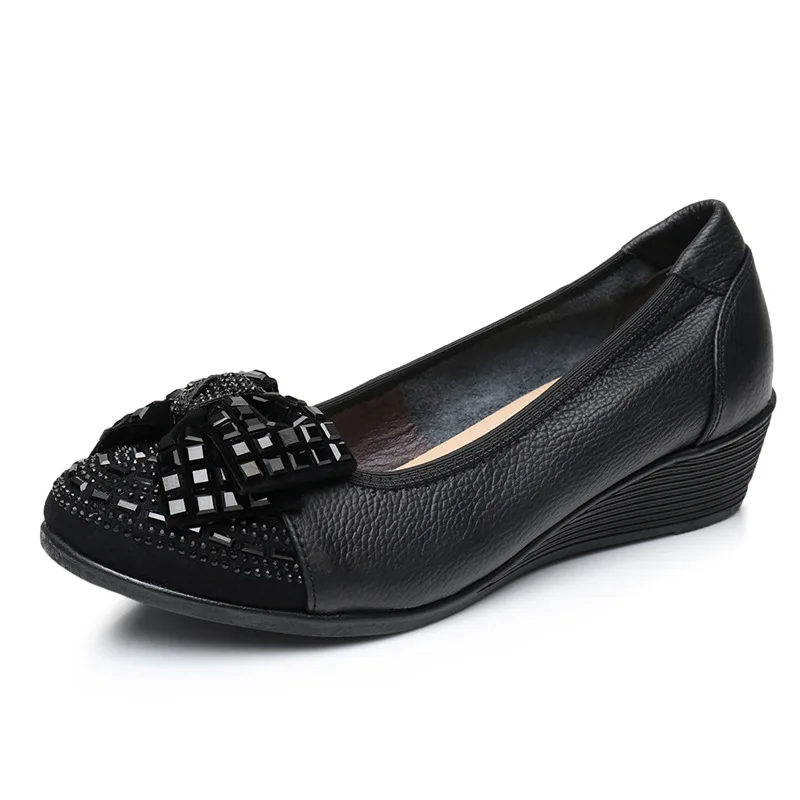 Spring and autumn shallow mouth drill mother shoes leather soft the elderly with a single shoes casual comfortable women