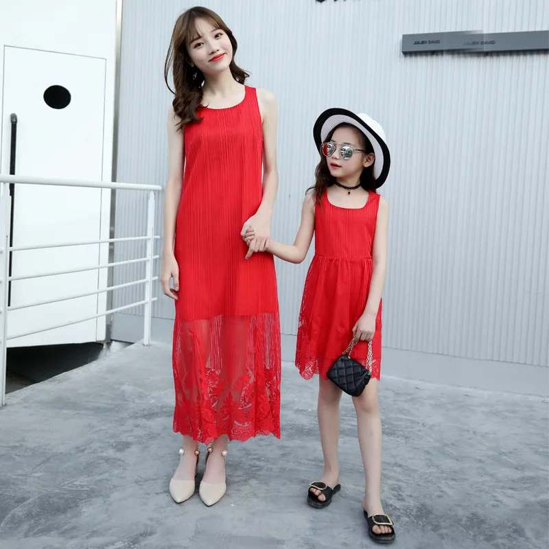 Одинаковая одежда для мамы и дочки платья Красное Кружевное платье без рукавов в
