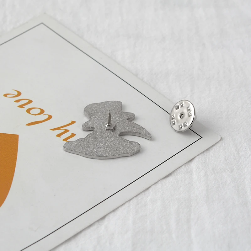 QIHE-JEWELRY-Plague-Doctor-Pins-Doctor-Schnabel-Brooches-Dark-Punk-Badges-Lapel-pins-Men-Women-Steampunk(5)