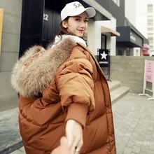 Кофейный коричневый хаки/черный женский натуральный мех енота с капюшоном длинное пальто с белым утиным пухом Куртка парка с мехом с капюшоном