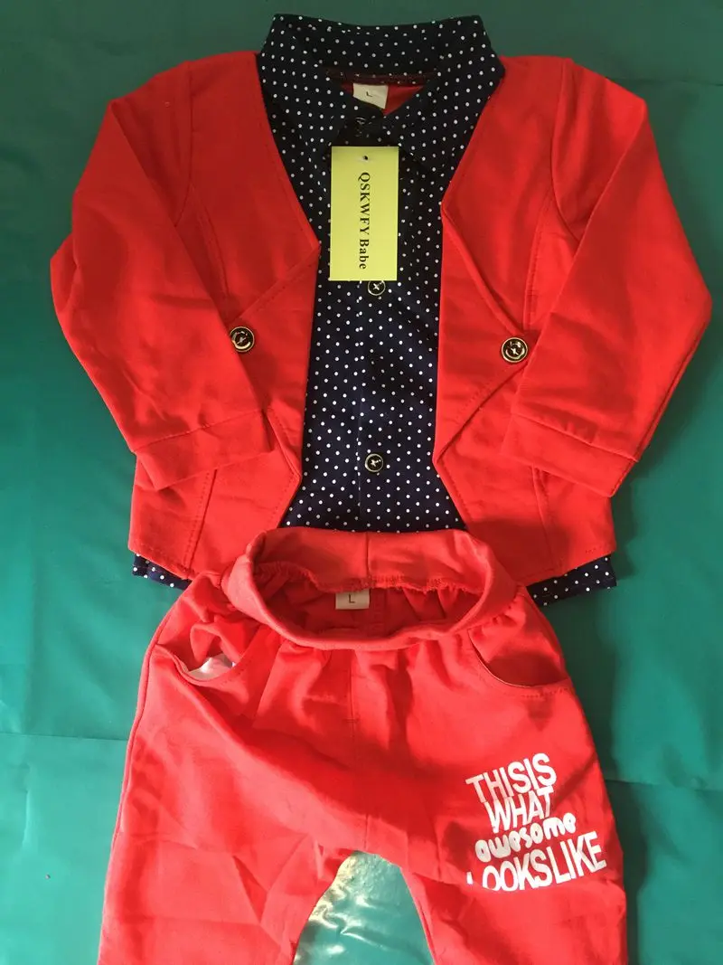 Весенние комплекты одежды из искусственной ткани из двух предметов для маленьких мальчиков Детский комплект одежды с бантом пуговицами набивными буквами куртка для маленьких девочек+штаны комплект костюмов из 2 предметов