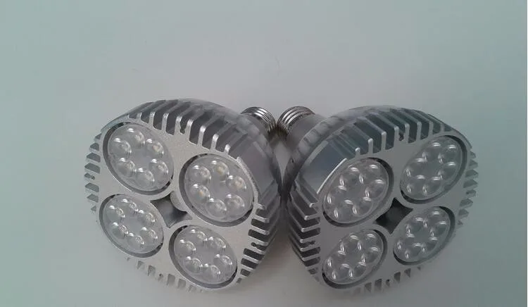 Conduziu a Luz do Ponto da Trilha Economia de Energia do Brilho o Navio Livre Microplaqueta & Rohs Alto E27 Lâmpada Base Quente - Natural Branco Fresco 45 w Par30 ce 3 Luzes embutidas de LED