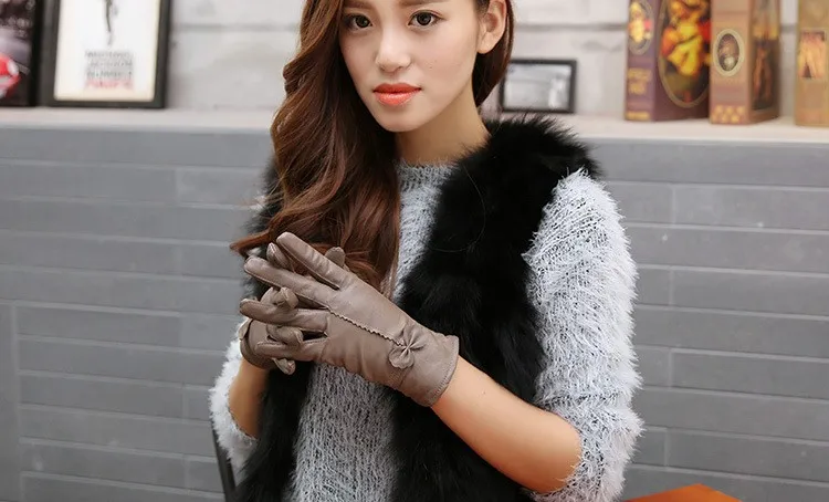 2438005776_282565746