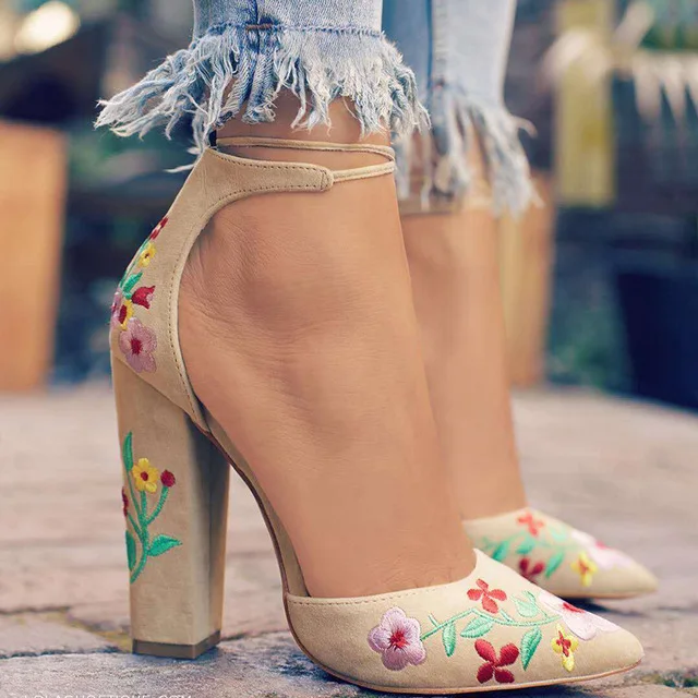 Для женщин Высокие каблуки плюс Размеры туфли-лодочки с вышивкой с цветочным узором обувь с ремешком на щиколотке пикантные женские вечерние свадебные острый носок обувь Для женщин* 735