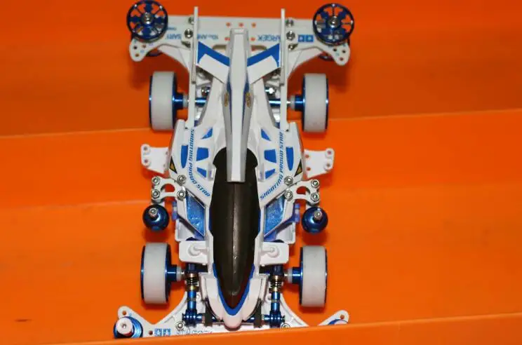 Съемка с гордой звездной подвеской tiiya Mini 4WD модель автомобиля 18641 ма