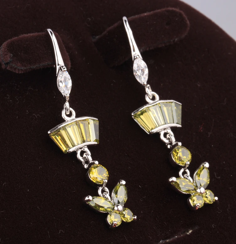 

Adorable Butterfly Shape Green Peridot Gems Multigems 925 Sterling Silver Drop Dangle Earring S5377