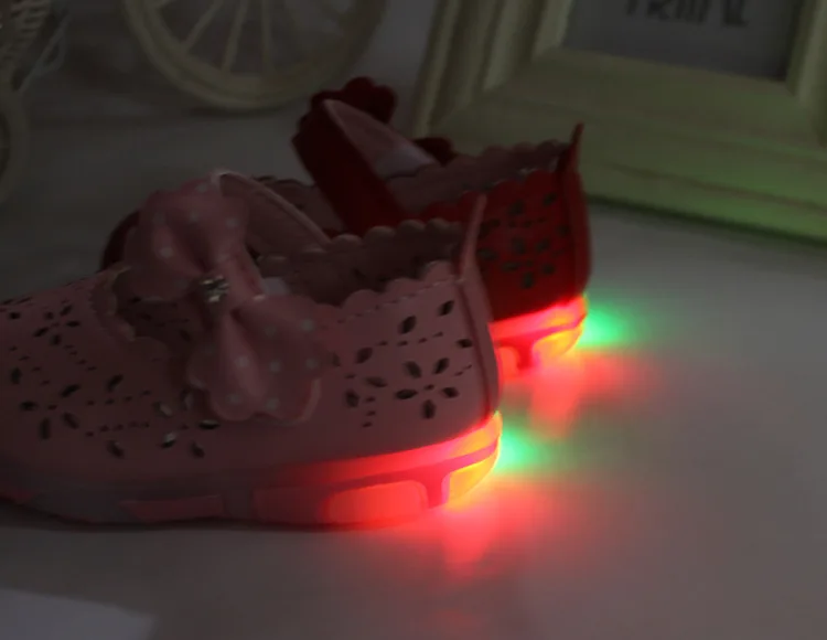 Летние сандалии для девочек детская обувь с бантом маленькие детские сандалии из искусственной кожи Fille принцесса обувь для девочек светодиодные сандалии для младенцев Menina