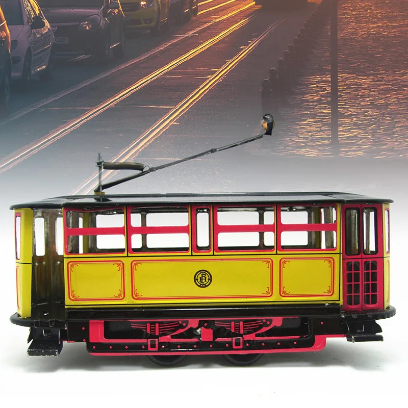 Retro Wind Up Tram Cable Bus Clockwork Streetcar Toy Vintage Collection Kid Gift Y51E