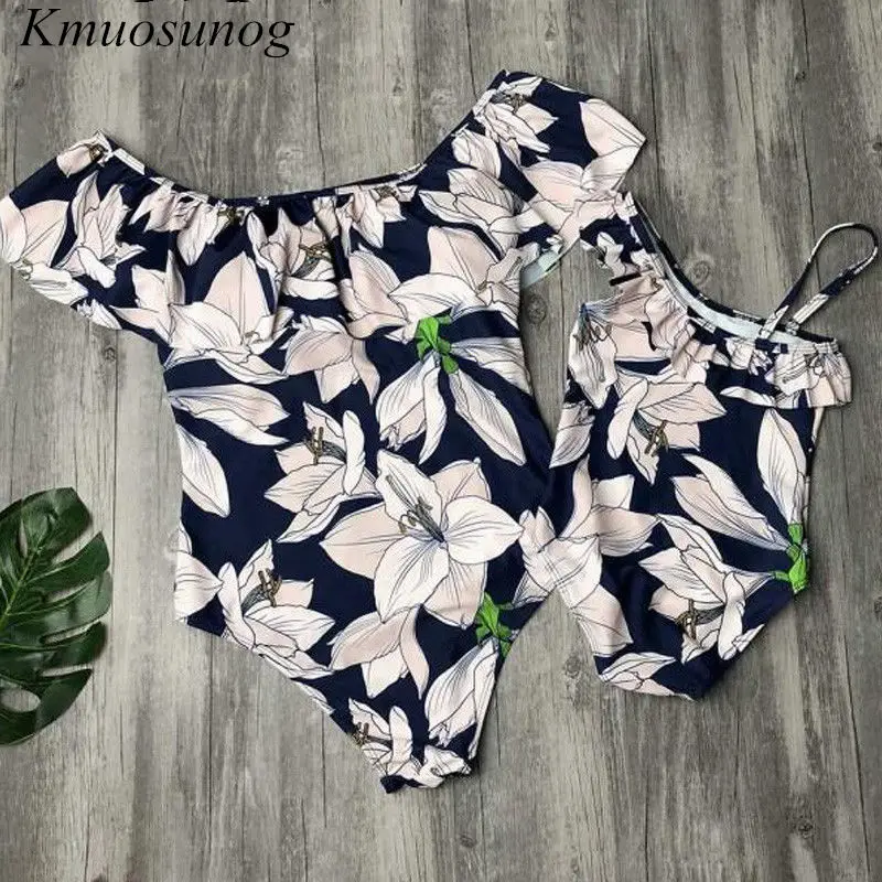NASHAKAITE-Swimsuit-Mom-Daughter-Lily-Print-Ruffled-Off-Shoulder-Bodysuit-mae-e-filha-Mom-and-Daughter (1)