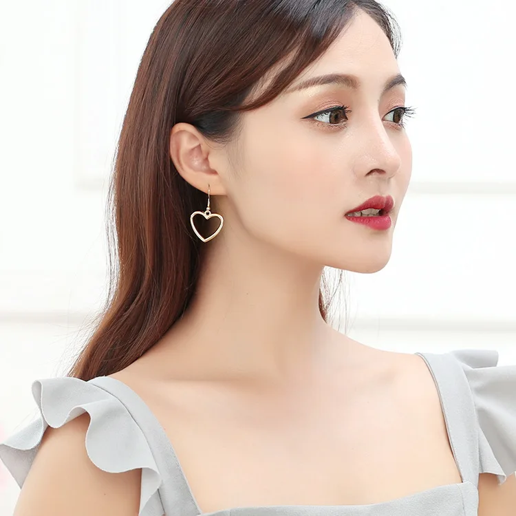 Japanese Harajuku soft cute girl hollow geometric heart shape sweet gold love earrings