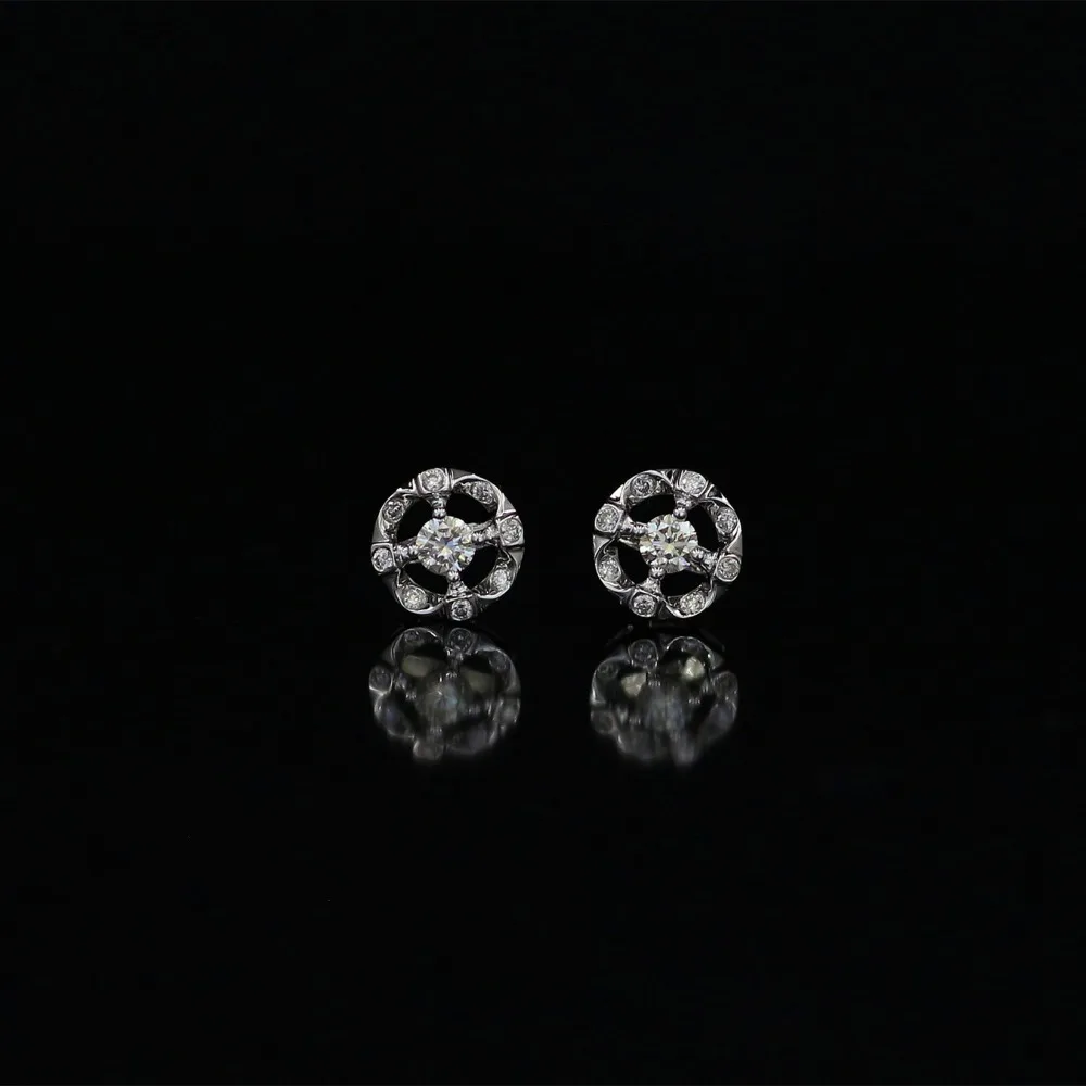 

LASAMERO 0.196CT Round Cut Natural Diamond Cluster Earrings 18K Gold Diamond Halo Stud Earrings Fine Jewelry Earring Studs