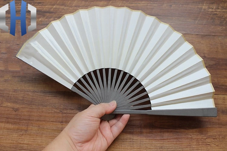 

Titanium Alloy Folding Fan 7 Inch Mini Model EDC Tactical Attack Self-defense Fan Tai Chi Martial Arts Steel Bone Fan