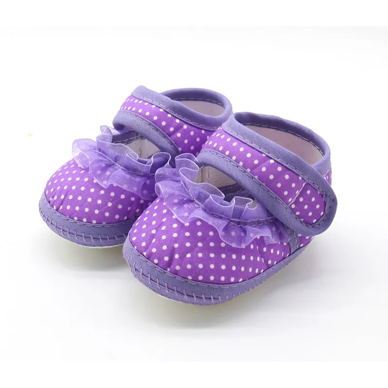 Для новорожденных обувь для девочек в горошек мягкая подошва хлопок Обувь для малышей Мокасины Розовый и красный цвет фиолетовый Обувь для