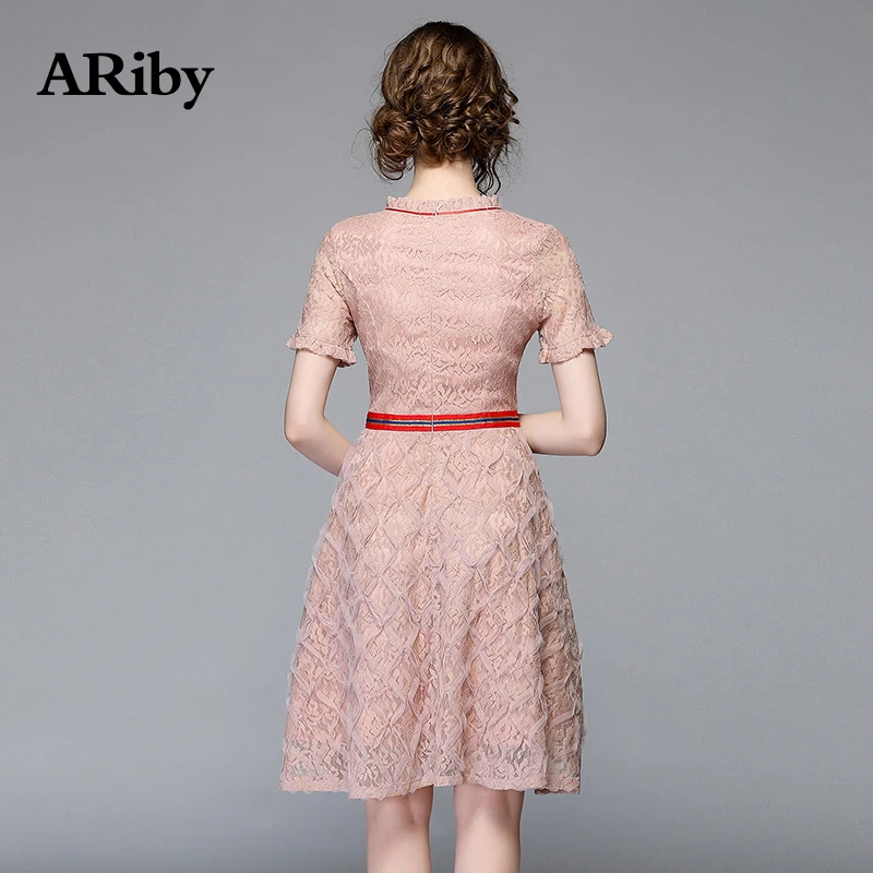High-end Women Party Dress 2019 New Summer Sweet Style Embroidered Lace Dress Short Sleeves Solid Slim A-Line Knee-Length Dress