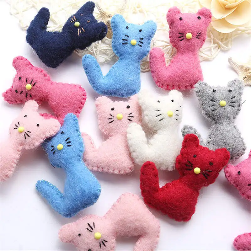 

1PC Cat Animal Wool Felt DIY Craft Poke DIY Kits Multiuse Christmas Tree Decorations Brooch Children Hair Band Pink White Blue