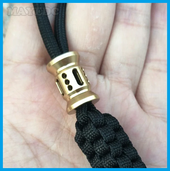 

2pcs Mini Bracelet Accessories EDC Survival Brass Knife Falling Rope Pendant Buckle for Paracord Knife Lanyards Camping