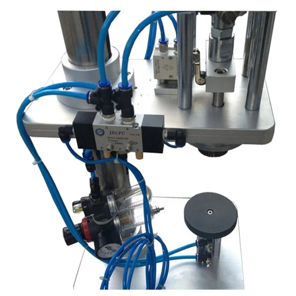 Небольшой бизнес духи производственная линия духи спрей укупорочная машина, обжимной станок