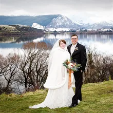 Идеальный свадебный плащ атласная Свадебная накидка из искусственного меха отделкой ручной работы Белль костюм