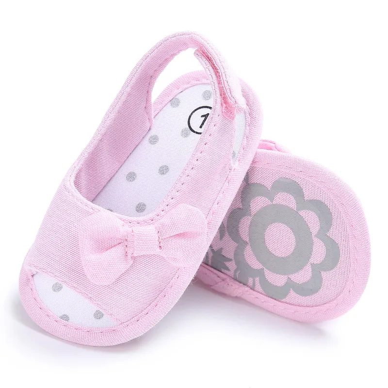 Новорожденных для маленьких девочек обувь сандалии с бантом для малышей сандалии мягкие детские пинетки для малышей ясельного возраста обувь для девочек лето