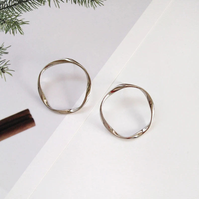 AOMU простые винтажные золотые металлические геометрические круглые полые серьги-гвоздики для женщин и девушек, вечерние ювелирные изделия, подарок