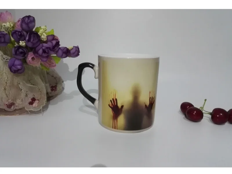 Новые костяного фарфора Цвет меняется кружка волшебная черный термочувствительных Кофе кружка Чай чашка кружки печать с кровавые руки