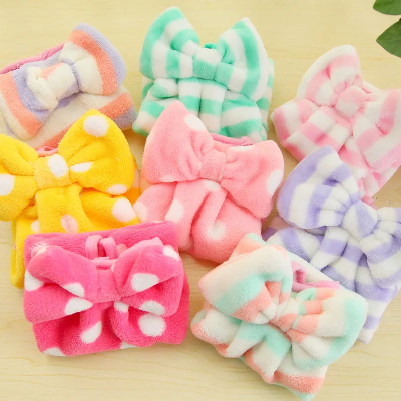 

Eco-friendly candy-colored soft coral velvet sweet bow towel can be hung in the kitchen