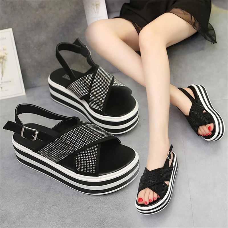 

2019 PU Flat Sandals Women Gladiator Sandals Summer Shoes Ladies Buckle Open Toe Couple Casual Sandals S2702