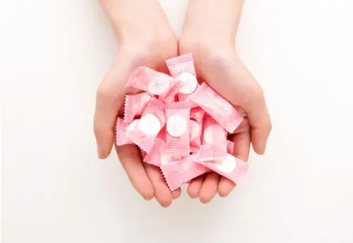 50pcs-Magic-Tissue-Portable-Compressed-Towel-with-All-Kinds-of-Potential-Uses
