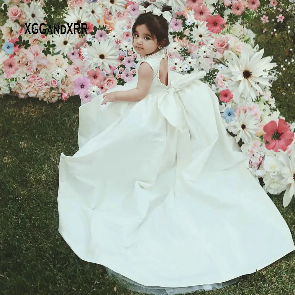 

Cute White Ball Gown Flower Dress 2019 Little Bride pageant dresses for girls First comunion Gown Satin Pearls Dresses