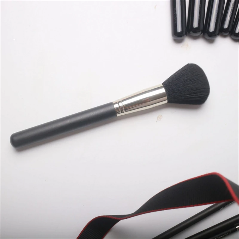 High End Black Wood Handle No.136 Make up Brush Loose Compact Powder