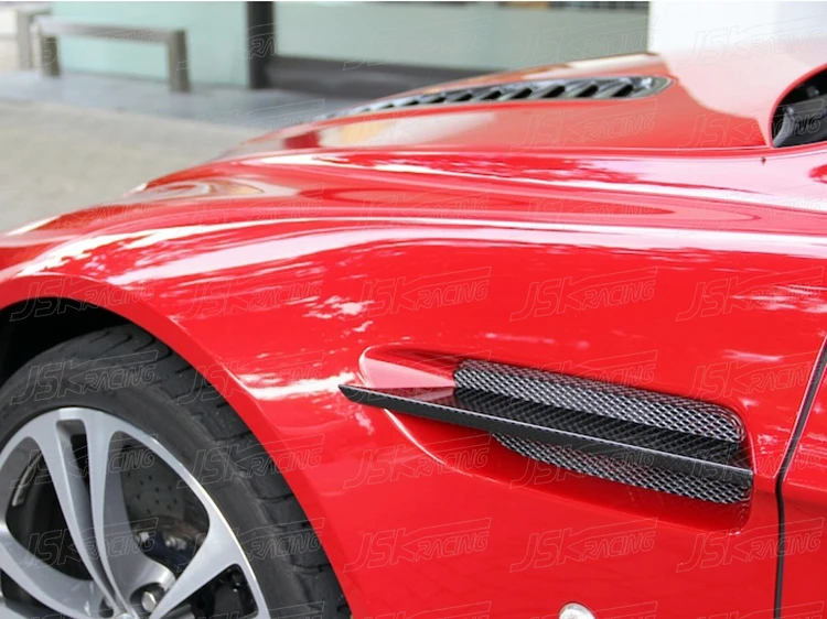 v12-vantage-with-carbon-side-strakes