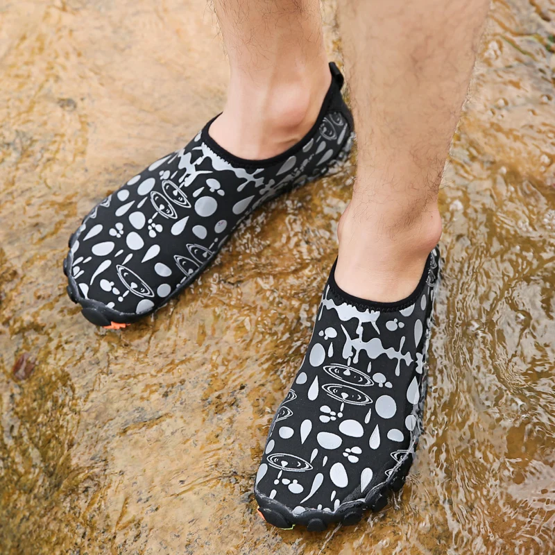 Water Shoes Aqua Shoes Plus Size Upstream Men Women Beach Fishing Swimming Outdoor Wading Sea Gym Shoes Sneakers Men Socks