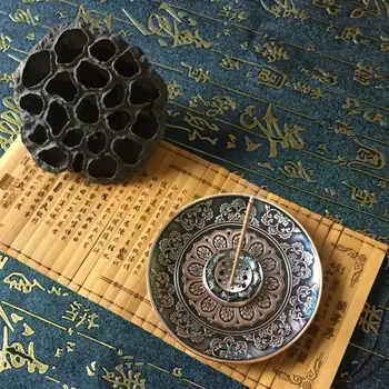 

Traditional Ceramic Incense Burner Aromatherapy Plate Vintage Flowers Pattern Round Inserted Censer Zen culture Home Decor 2019