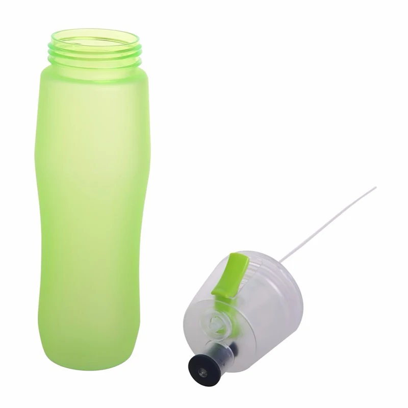 Creative Water Spray Bottle Sport Bottle Protein Shaker Cycling Gym Drink 700ml Squeeze Bottle Water Pump