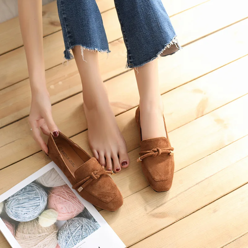 

2018 autumn new fashion simple solid color casual shoes women retro style bow decoration wild flat shoes.