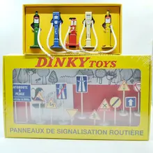 Atlas Lot of 2 Antique Traffic signs model DINKY TOYS 1 43 Ref 593 N 49