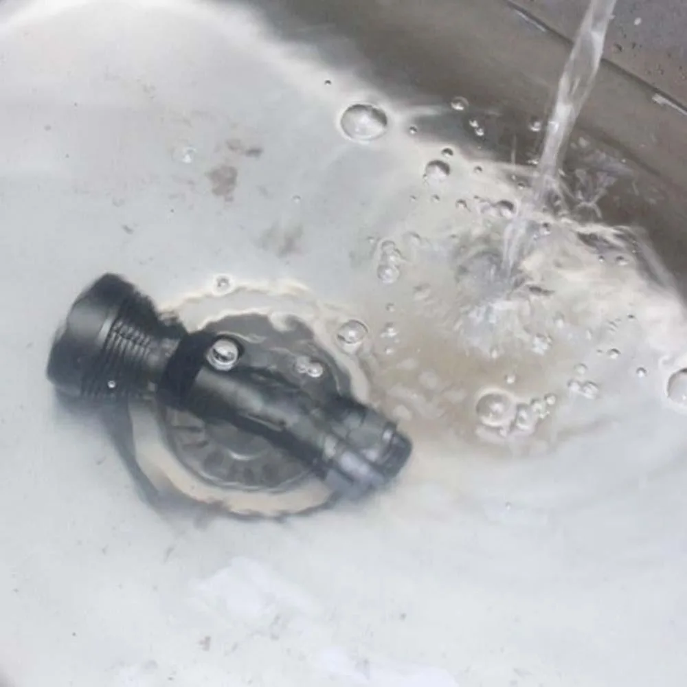 AIMIHUO Professional LED underwater flashlight T6 Strong Torch Lamp 186650 26650 charging waterproof 80m T6 diving flashlight