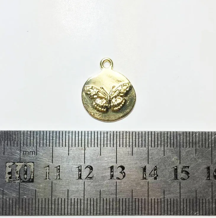 Eruifa хороший 20 шт 18 мм Монета с бабочкой амулеты из цинкового сплава ожерелья оптом, серьги браслет ювелирные изделия DIY ручной работы 3 цвета