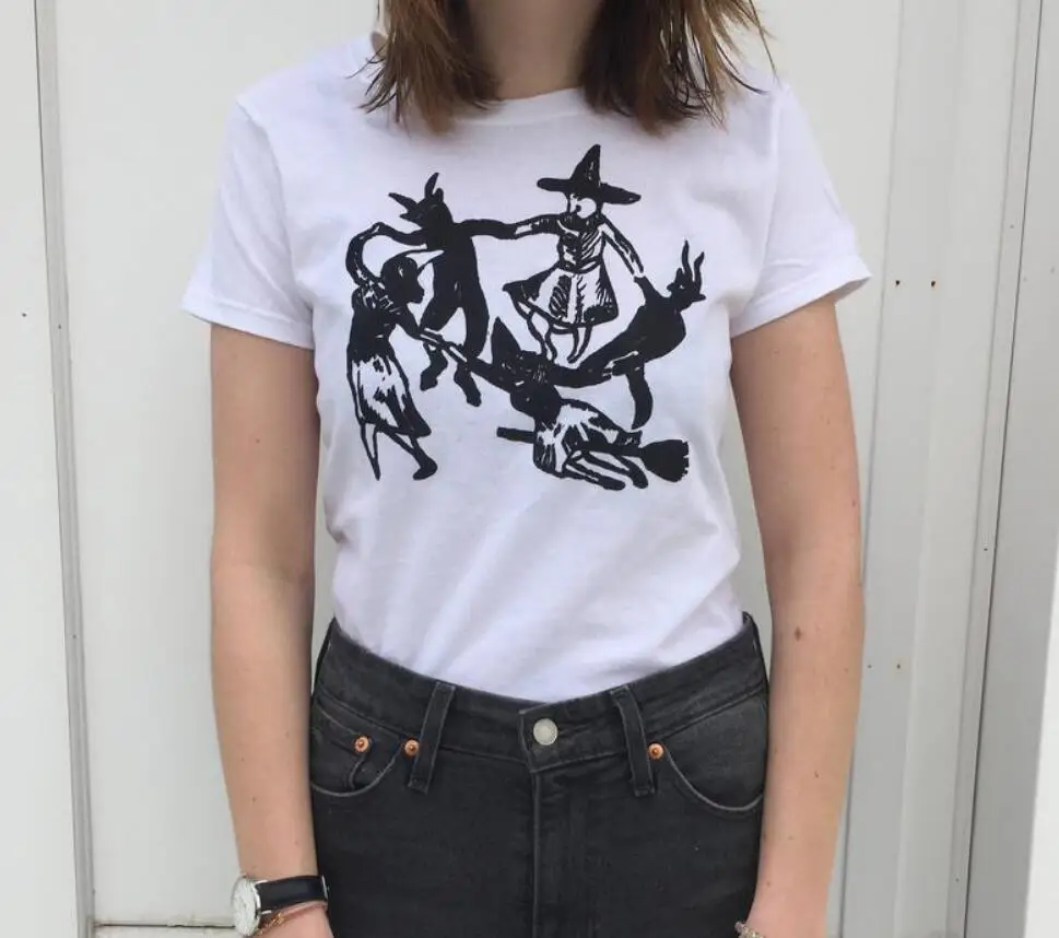 

New Brand Cute Witches Danceing Together Funny Tumblr Tshirt 2019 Summer Trendy Tees Plus Vintage Screen Printed T shirt Women