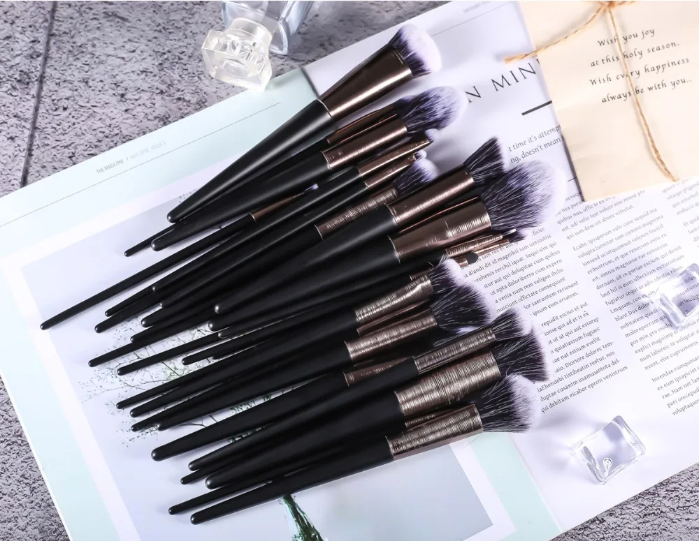 

YAVAY 27pcs professional makeup brush set