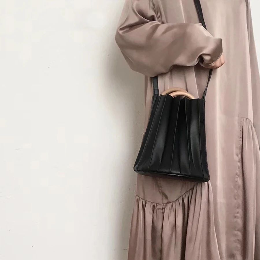 

Pleated Women Handbag Vintage Three-dimensional Bucket Bag Wooden Ring Top Handle Designer Crossbody Bags Evening Clutch Purse